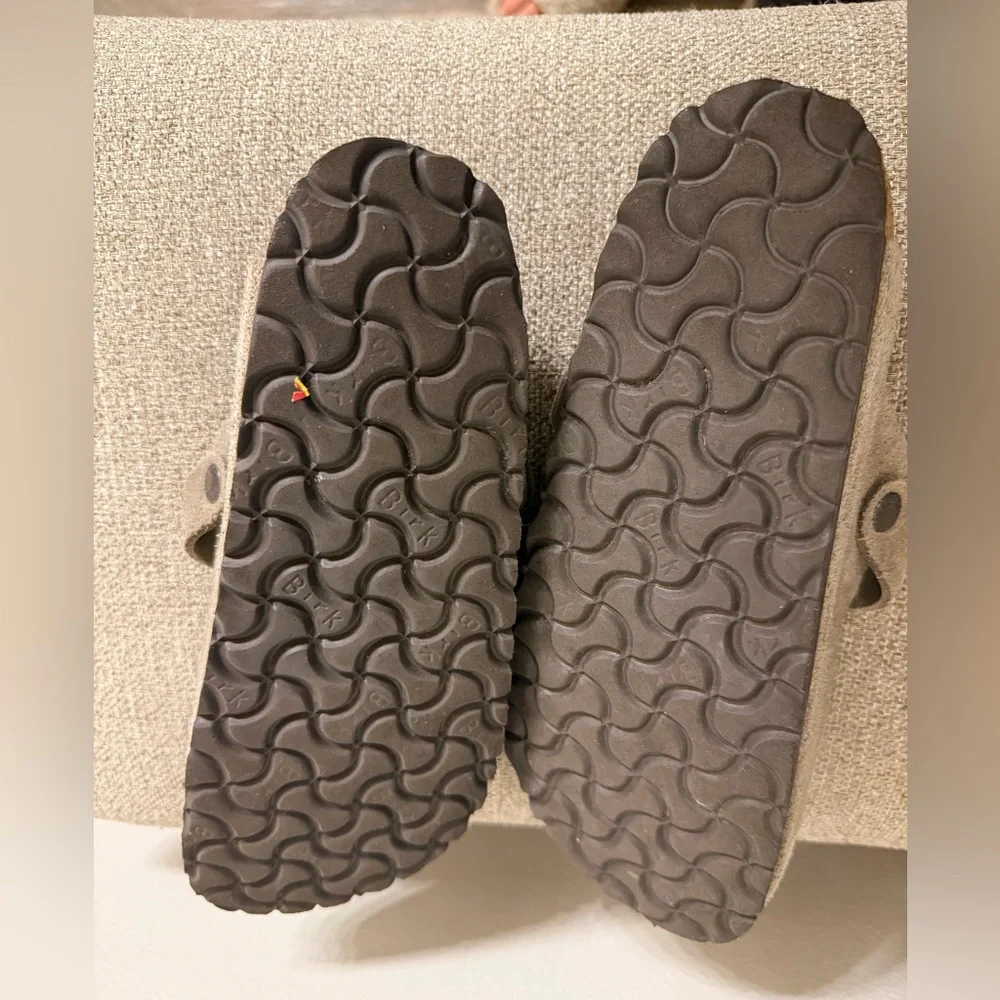 Birkenstock Boston Soft Footbed Clogs
In Taupe - Picture 13 of 15